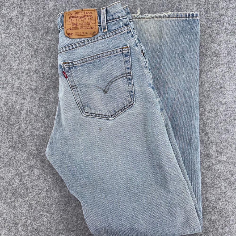 Vintage Levis 505 Regular Fit Straight Leg Jeans Light Wash Denim 32x34 Mens